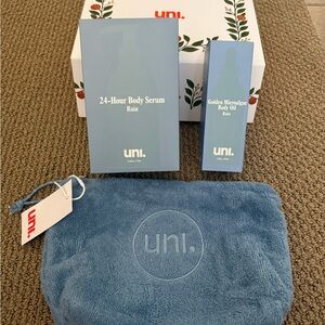 uni  24 hr serum and oil set in Rain